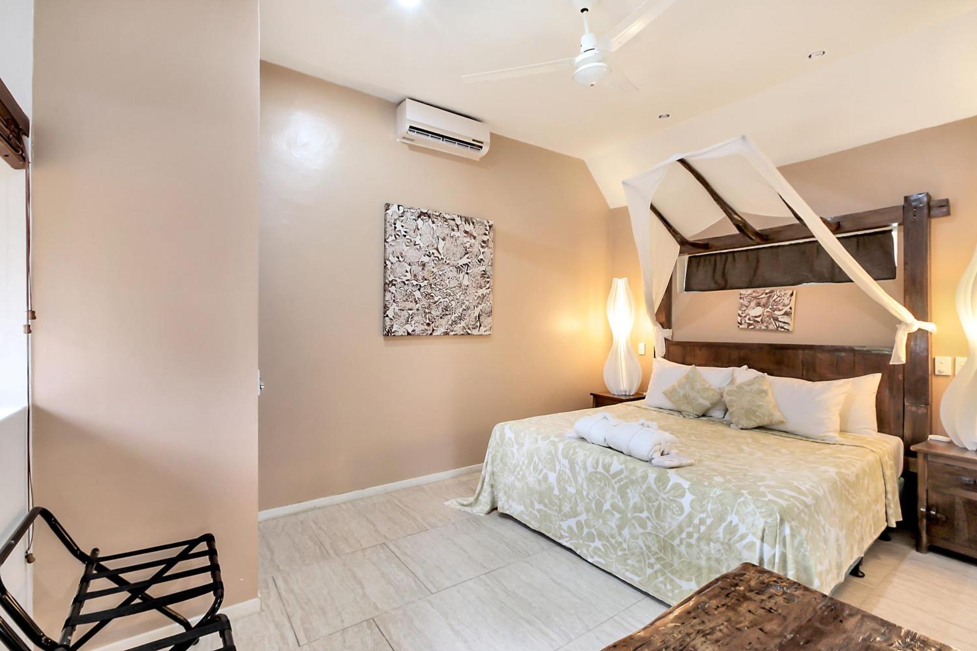 Crown Beach Resort & Spa (Adults Only) Rarotonga Esterno foto