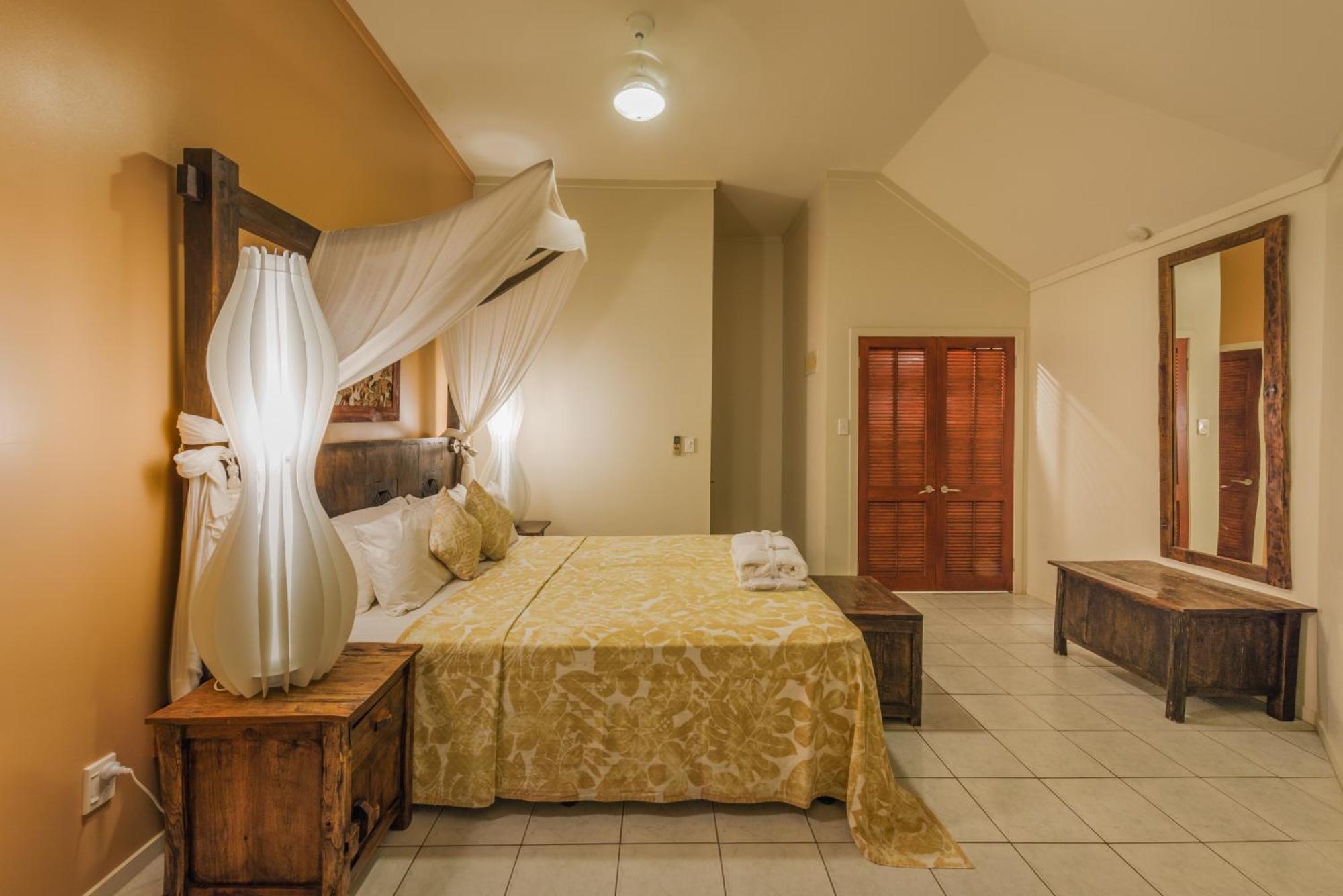 Crown Beach Resort & Spa (Adults Only) Rarotonga Esterno foto