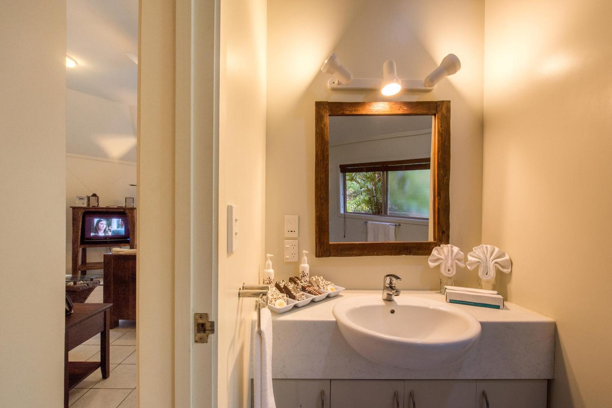 Crown Beach Resort & Spa (Adults Only) Rarotonga Esterno foto